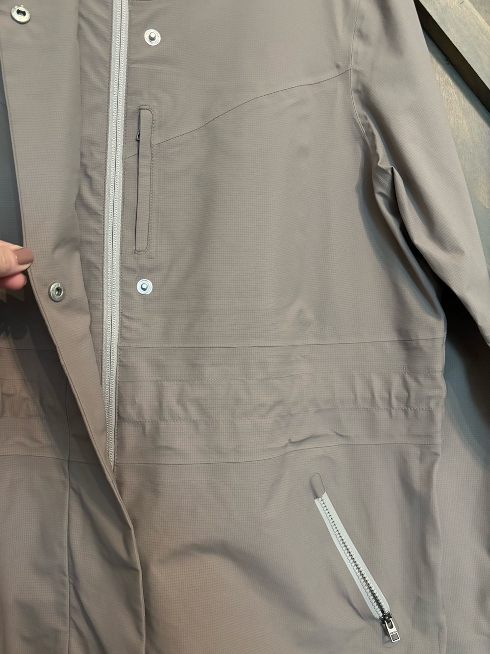 NWOT Athleta Raincoat - Picture 3 of 6